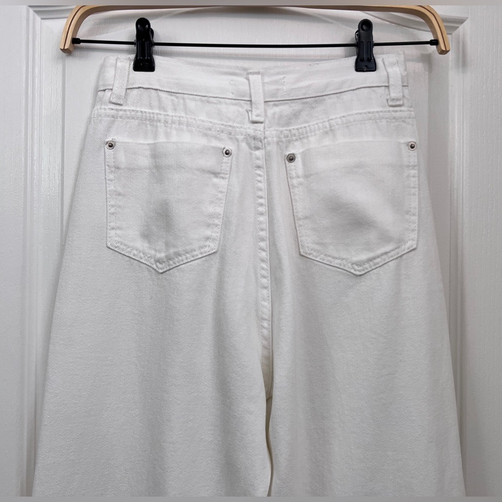 Chicwish Classic White Wide-Leg High Rise Jeans Women’s Size Small - Picture 8 of 12